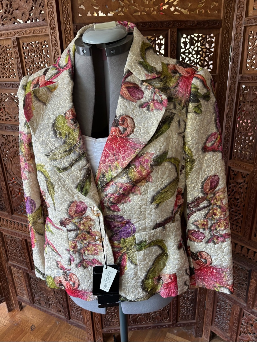 Beautiful Escada Embossed Floral Silk Blend Blazer EU 42/US 10